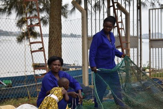 Frauen bei der Arbeit Source of the Nile Jinja