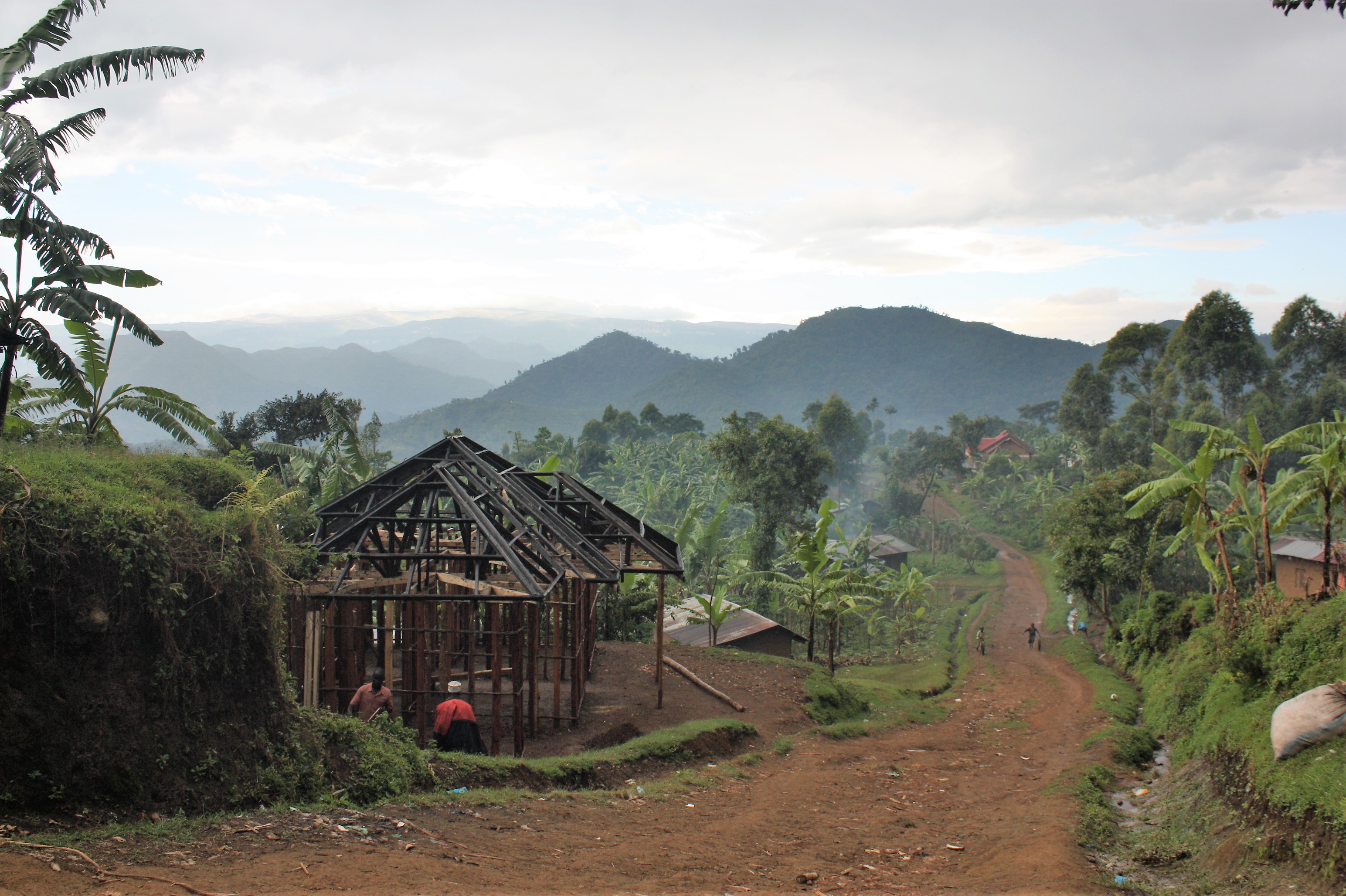 04 Village potato farmers Mt Elgon region Uganda <br /><br />Flavia Marà